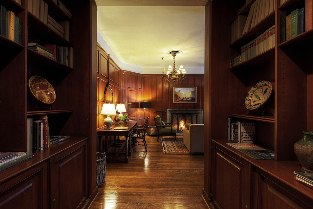 The Ahwahnee Suite - Library Suite Entryway